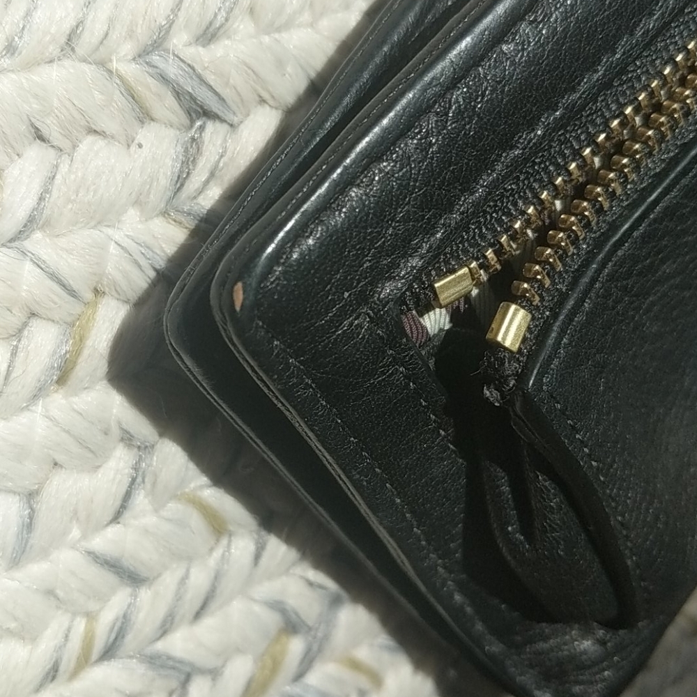 Kate Spade Wallet - Picture 6 of 6